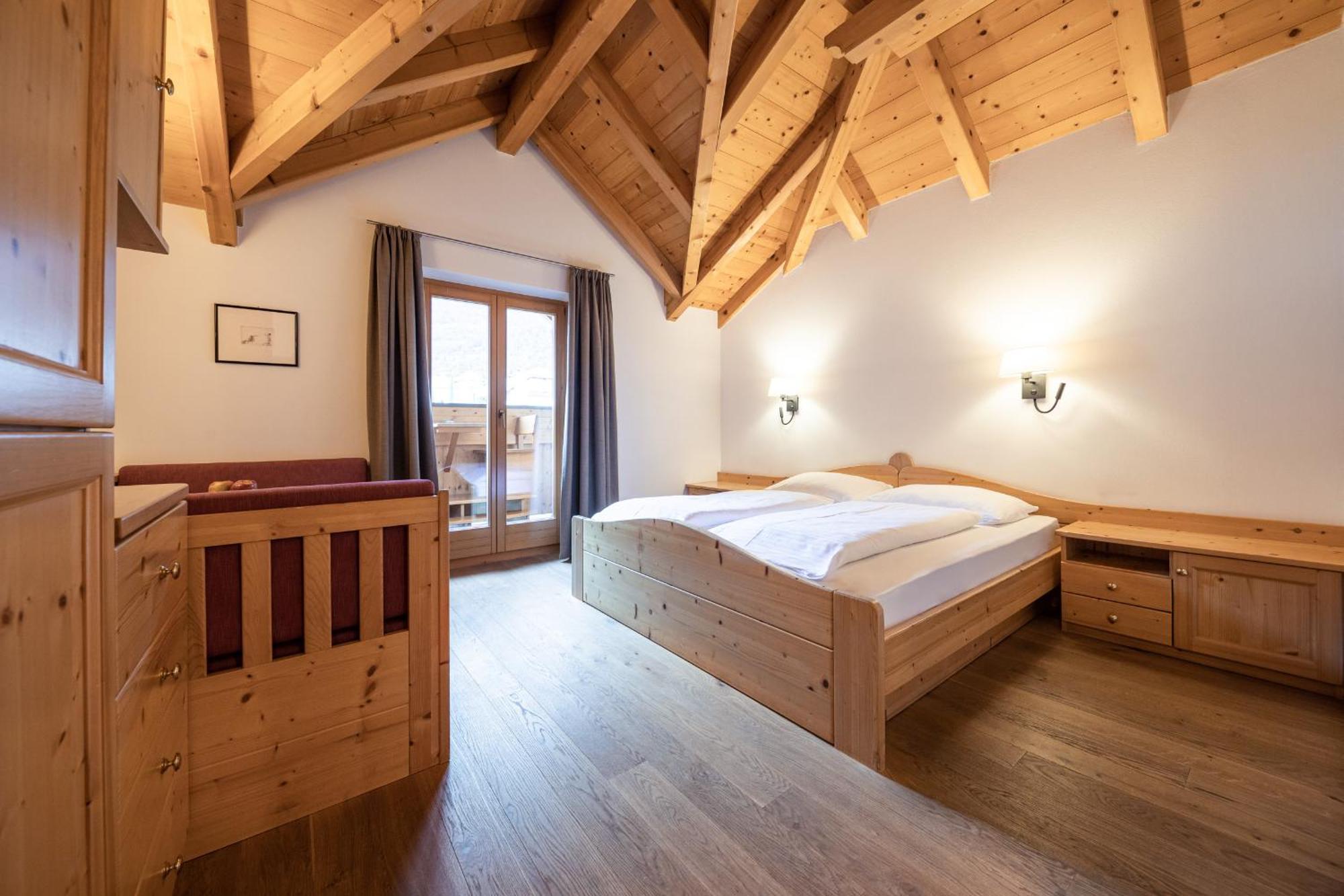 Hotel Torgglhof Caldaro Oda fotoğraf