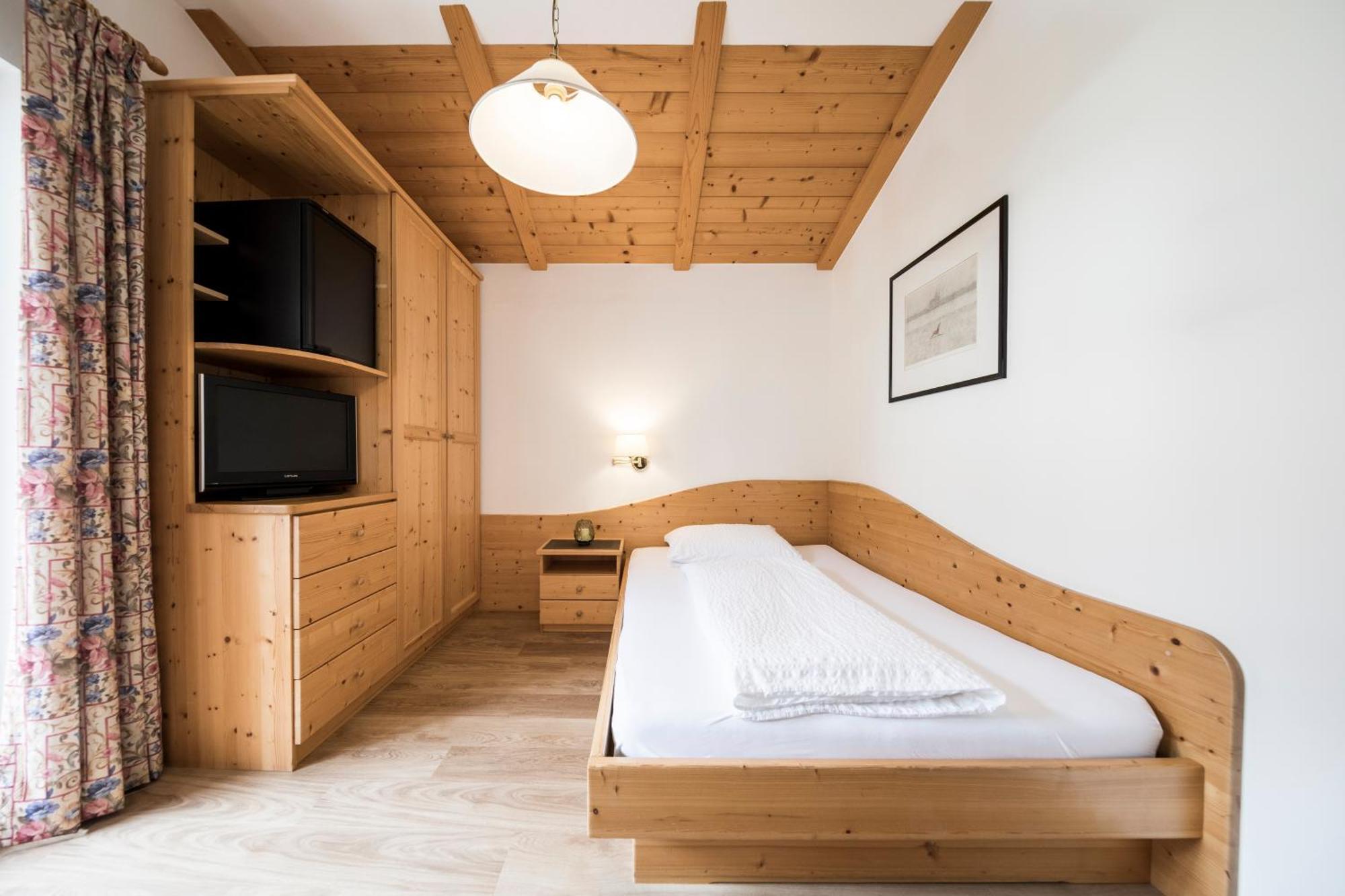 Hotel Torgglhof Caldaro Oda fotoğraf
